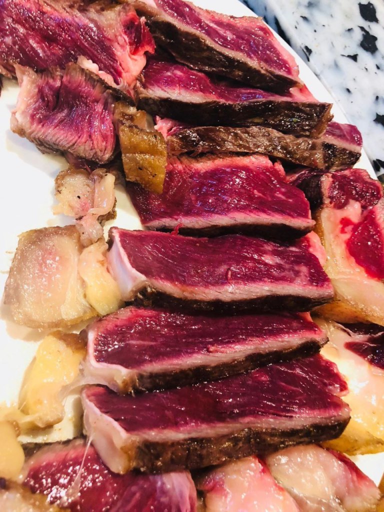 Carne premium cocinada vuelta y vuelta o sellada